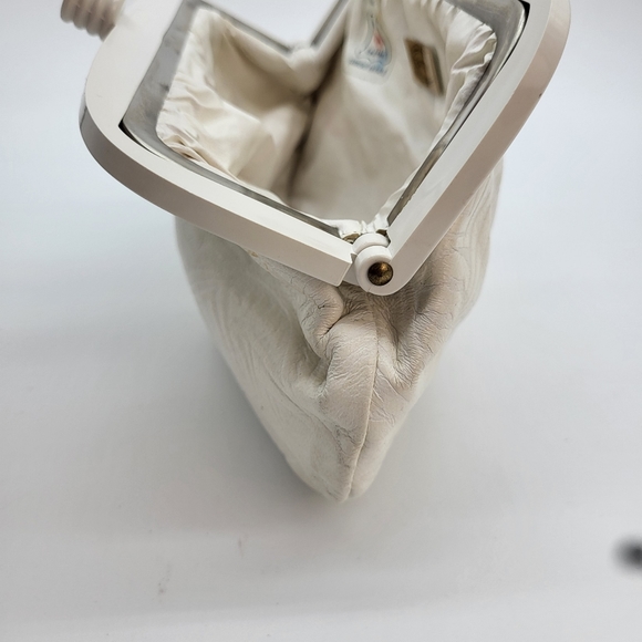Vintage Eaton small white detailed leather kiss lock closure clutch purse - Picture 10 of 16